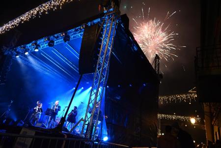 V novo leto stopili skupaj z ansamblom Galop (36)